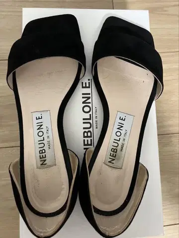 NEBULONI.E 블랙 샌들 36