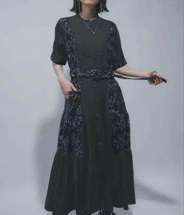 HARE 하이 쇼크 레이스 절개 원피스