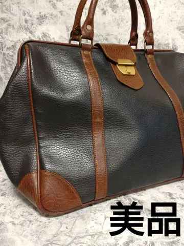 매우 세련된 새상품급 가죽 보스턴 백 닥터 백, 더레스 백, 주름 가죽