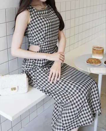 매력적인 측면 리본 원피스