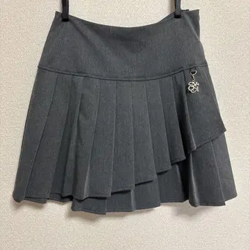 NICE CLAUP 참 포함 플리츠 스커트