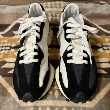 newbalance 화이트/블랙 스니커즈 레트로 스타일