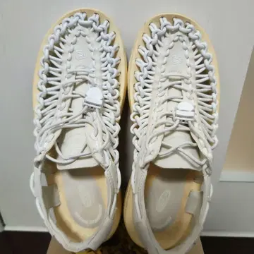 KEEN 킨 유니크 화이트