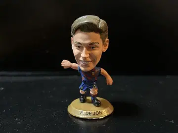 축구 스타 데 용 바르셀로나 금 받침대