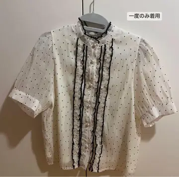 토코 클로젯 도트 무늬 시스루 소매 블라우스