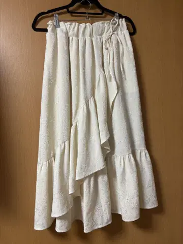 millebonheur 꽃무늬 자카드 프릴 스커트