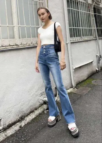 EMODA 사이드 오픈 하이 웨스트 플레어 파진스 XS