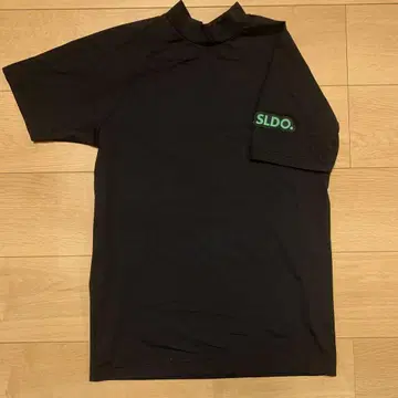 SLDO. 에스루드 모크넥 반팔 티셔츠 블랙 S 사이즈