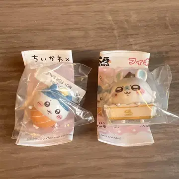 치이카와 쿠라스시 피규어 2종 (하치와레, 모몽가)