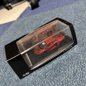 LBWK 1/64 람보르기니 아벤타도르 + 피규어