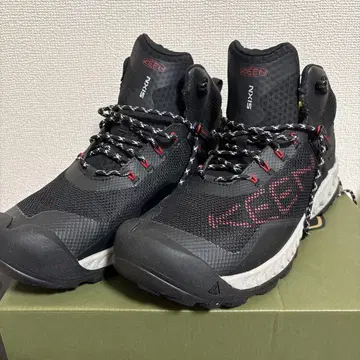 [새상품급] KEEN 킨 넥시스 에보 미드 28cm