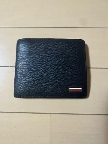블랙 두겹 지갑 TOMMY HILFIGER