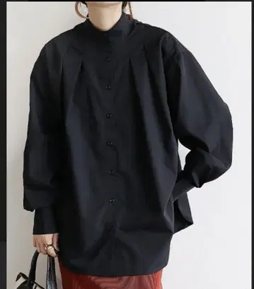 reca 스탠드 카라 턱 블라우스 블랙