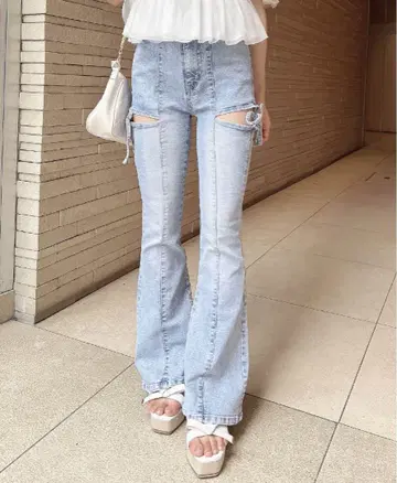 INGNI 사이드 리본 컷 아웃 플레어 데님 팬츠 라이트 블루 M 사이즈
