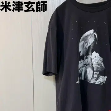 유니클로 신 울트라맨 티셔츠