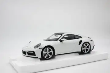1/18 포르쉐 911 (992) 터보 S 화이트 PMA
