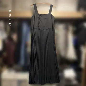 유니클로 C 플리츠 스트랩 원피스 블랙 M 사이즈