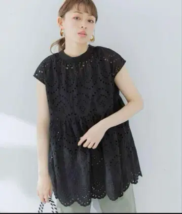 레이스 블라우스 어반 리서치 써니 라벨