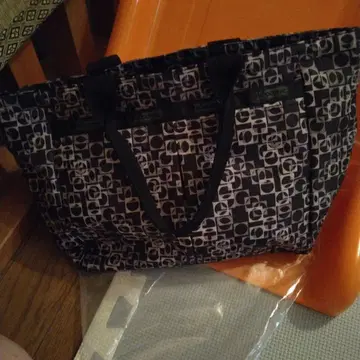 기하학 패턴 마더 백 블랙 화이트