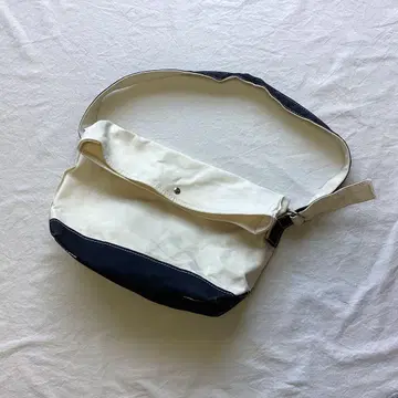 TEMBEA 템베아 캔버스 메신저 백 화이트 x 블랙
