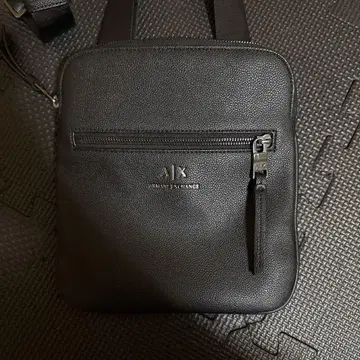 Armani Exchange 블랙 숄더백