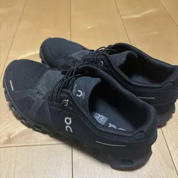 On 블랙 러닝화