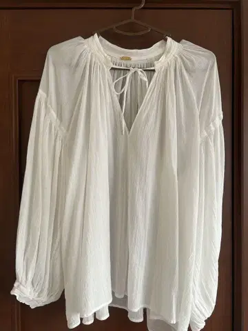 두지엠 클라세 SMOCK 개더 풀오버
