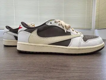 트래비스 스콧 Air Jordan 1 low OG 27.5 새상품급 레어