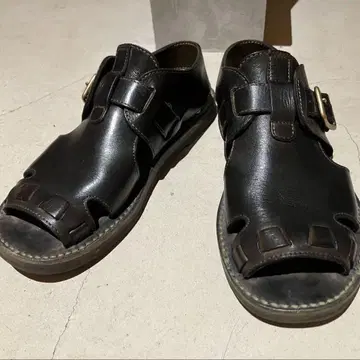sus-sous Belted Shoes 샌들 가죽 샌들