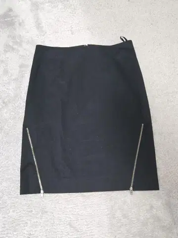 DKNY 프론트 지퍼 미니 스커트 블랙 y2k