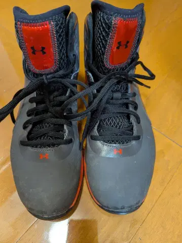 Under Armour 농구 스니커즈 하이컷 그레이/레드