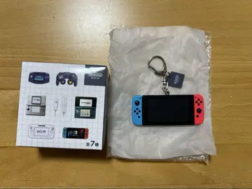 1. 닌텐도 뮤지엄 게임 하드 키링 Switch 스위치