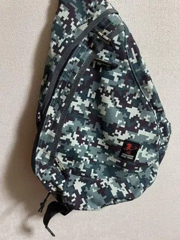 디지털 카모플라쥬 숄더백