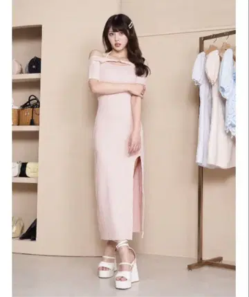 케미컬 앙상블 슬릿 원피스 핑크