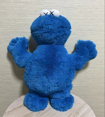유니클로 KAWS 카우스 쿠키 몬스터 봉제 인형