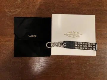 CALEE 천연 가죽 스터드 키링