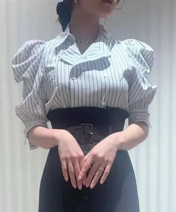 SNIDEL 더블 프론트 퍼프 슬리브 블라우스