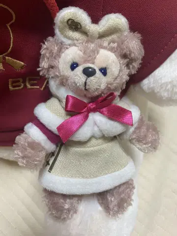 셰리 메이 봉제 인형 배지