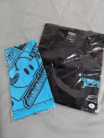 새상품 TECHNO POOR STAFF TEE & BANDANA XL