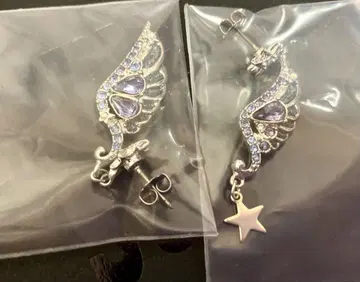 미사용 새상품 ANNA SUI 깃털 모티브 귀걸이