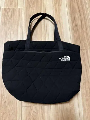THE NORTH FACE 퀼팅 토트백 블랙