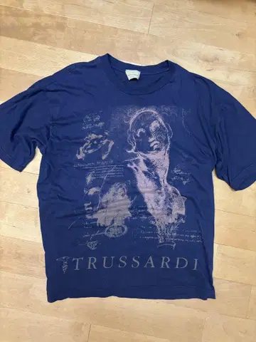 TRUSSARDI 네이비 티셔츠 그래픽 프린트