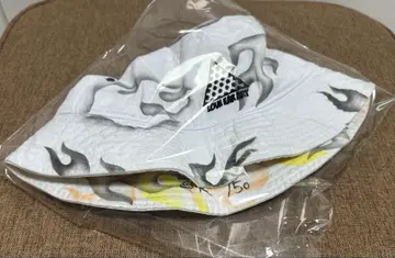러브 이어 아트 50개 한정판 사인 및 시리얼 포함 햇