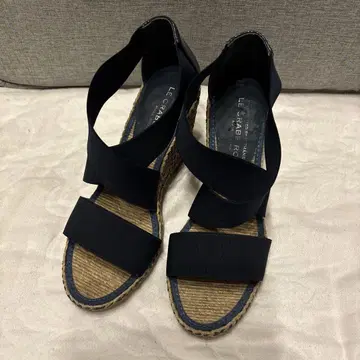 새상품급 루카 레이디 랙 루카 23cm 블랙 웨지솔 밴딩 샌들