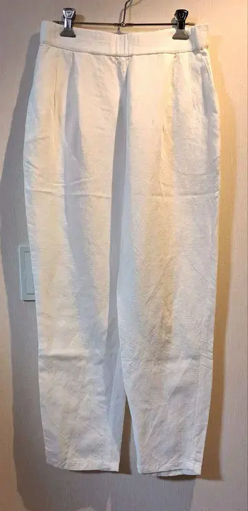 블랑 베일 린넨 테이퍼드 팬츠