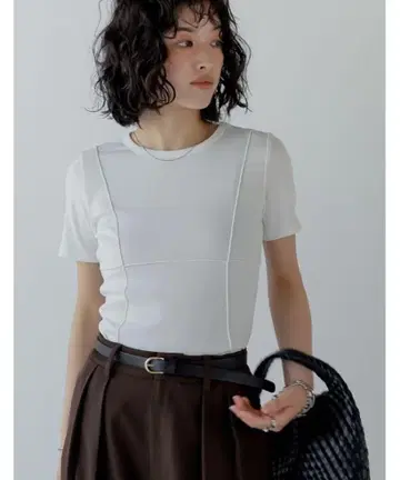 리디 화이트 패널 디자인 티셔츠 M 사이즈