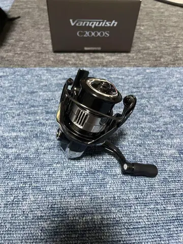 Shimano 23 뱅퀴시 C2000S 새상품급