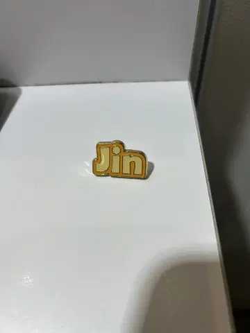 (오늘부터 20일까지 한정 가격) BTS Jin 핀 배지