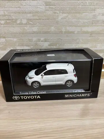 MINICHAMPS Toyota Urban Cruiser 미니카 화이트