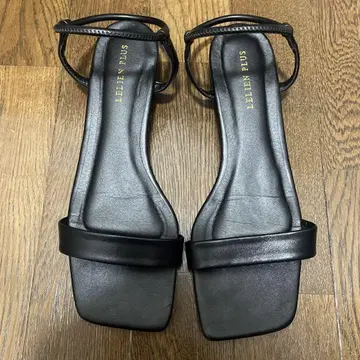 플랫 스트랩 샌들 블랙